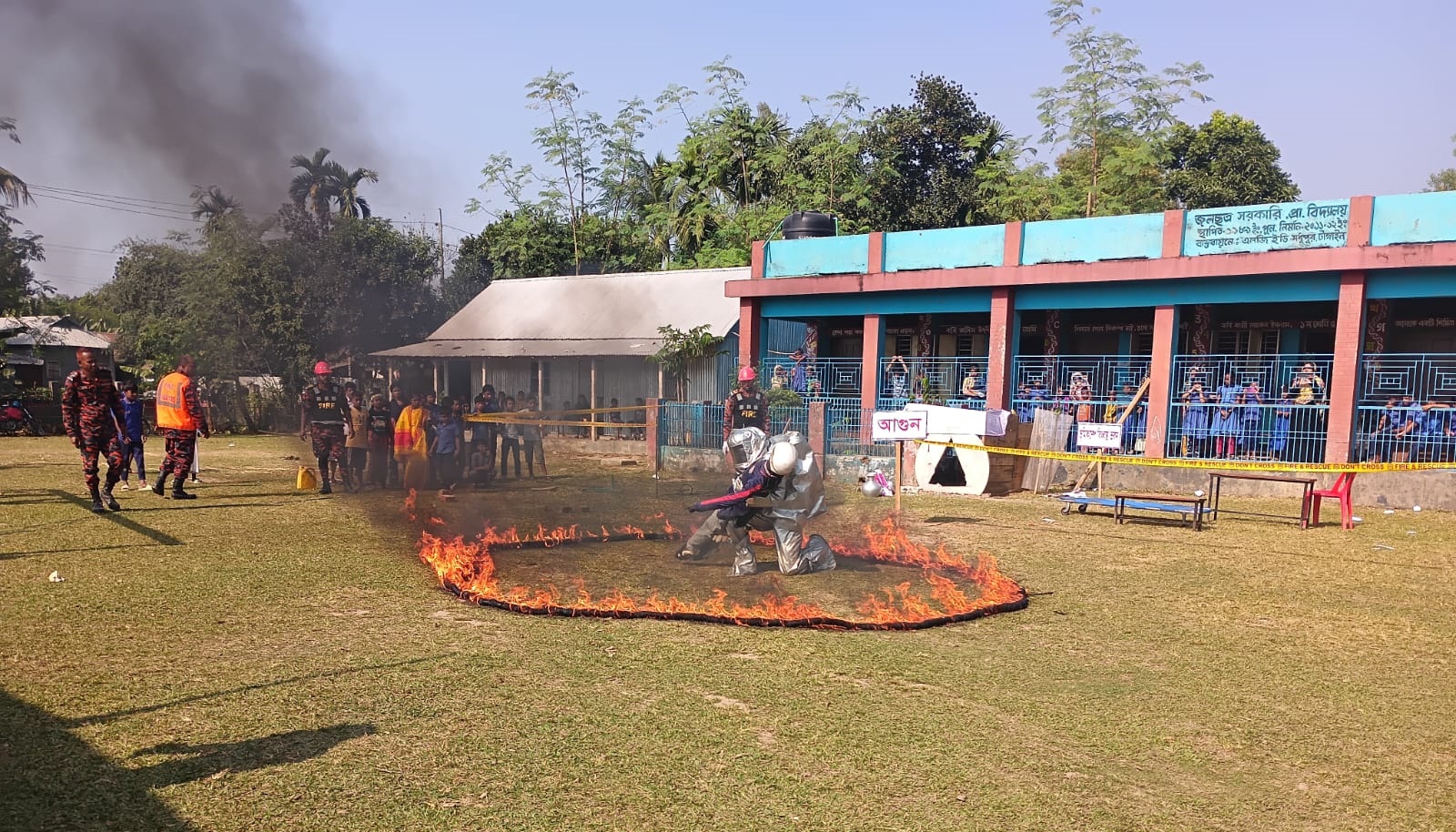 মধুপুরে ভূমিকম্প ও অগ্নিকান্ড মোকাবিলার লক্ষ্যে মহড়া অনুষ্ঠিত 